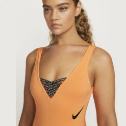 Nike - Sneakerkini U-Back One Piece (Peach Cream) -Nike Swim Equipment Discount Store nike sneakerkini u back one piece peach cream 3